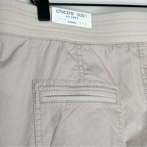 Chicos Convertible Poplin Cargo Pants Cropped Sz US 8 Beige Khaki Beachy Preppy - Picture 7 of 13